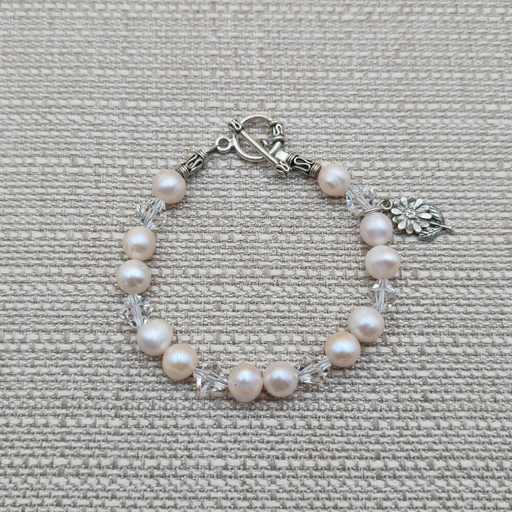 7.5 Inch Sterling Silver Handmade Pearl Flower Charm 1982 Bracelet B610